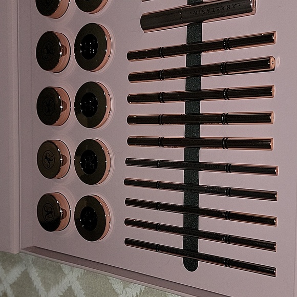 Anastasia Beverly Hills 25th Anniversary Rose Gold Pr Brow Kit - Picture 2 of 4
